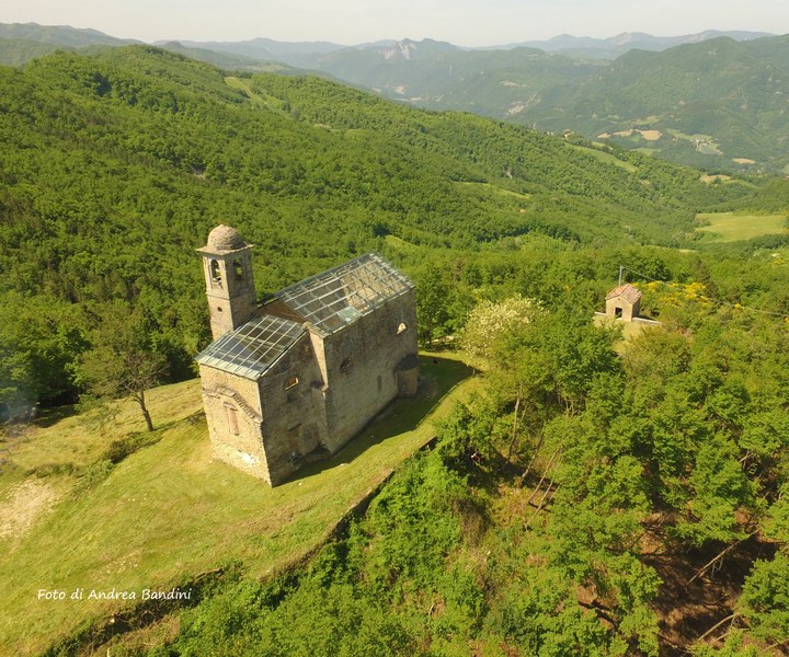 Casola Valsenio (Ra). Vista della Chiesa di Valmaggiore. Foto di Andrea Bandini