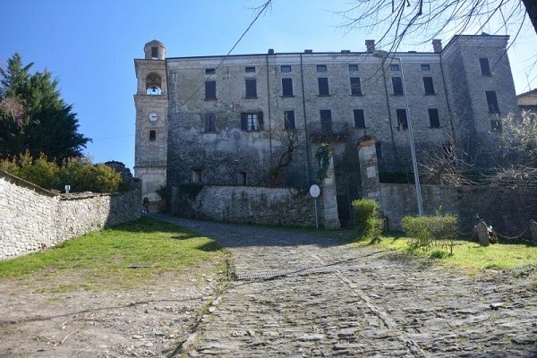 Varano de' Melegari (Pr): Borgo Antico Vianino